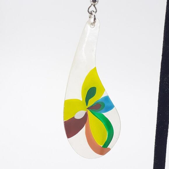 Earrings Made of Seashells Hand Painted Dangling tear Yellow Blue Orange - Picture 3 of 7